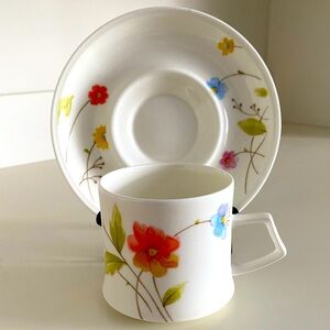 EUC VTG MIKASA BONE CHINA DEMITASSE CUP AND SAUCER PATTERN "JUST FLOWERS"